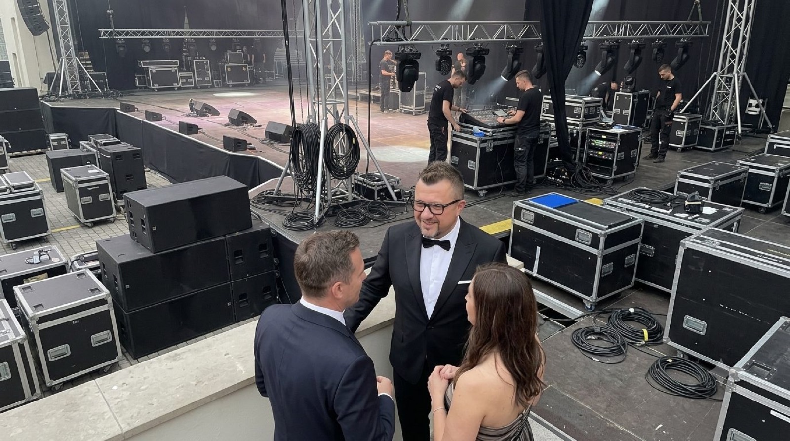 Jak ma wyglądać DJ? Czy klient może kazać mu założyć frak