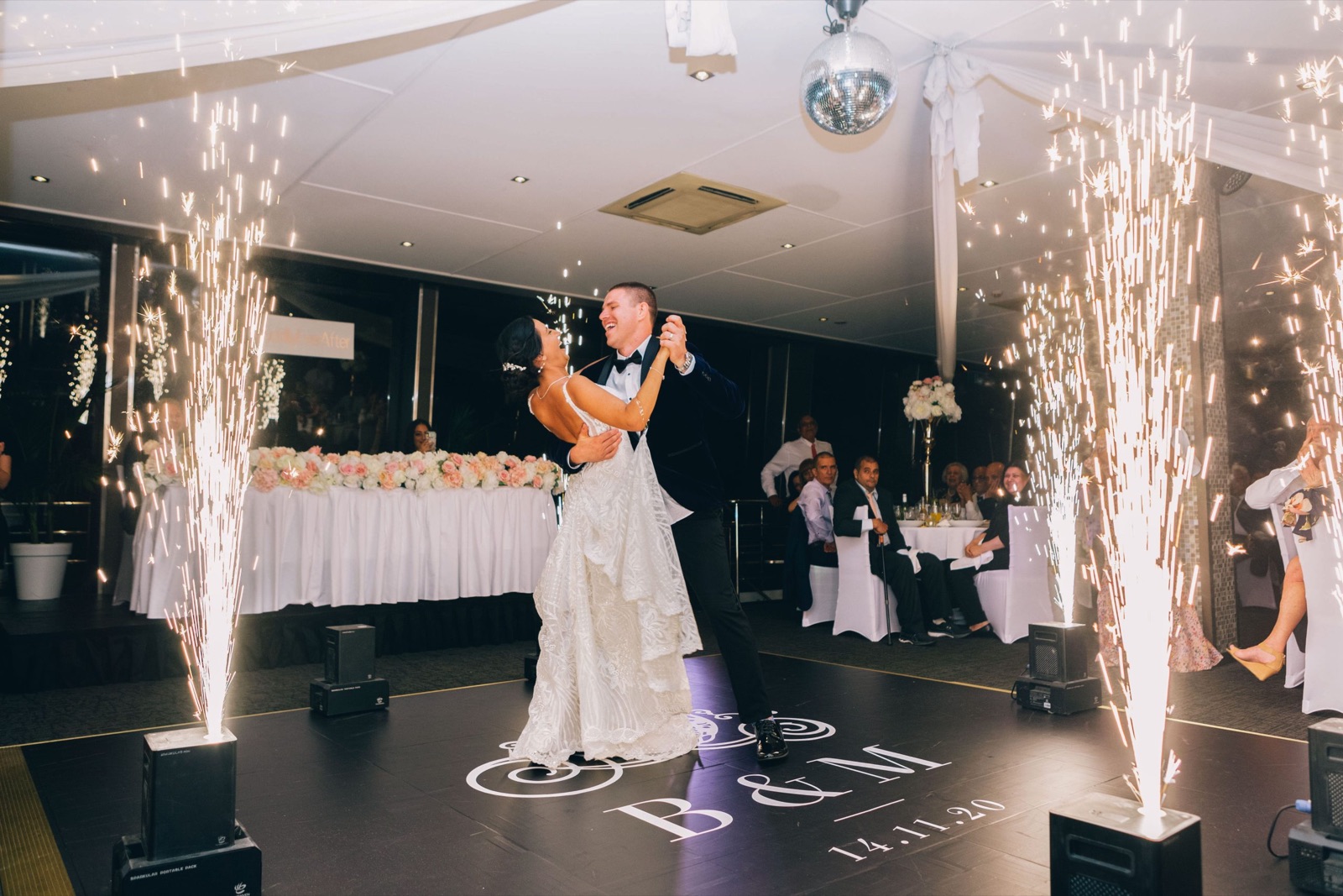 Pierwszy taniec na weselu – skąd się wziął i czy warto iść na kurs?